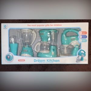 BRAND NEW Kids Dream Kitchen play set(unopened)